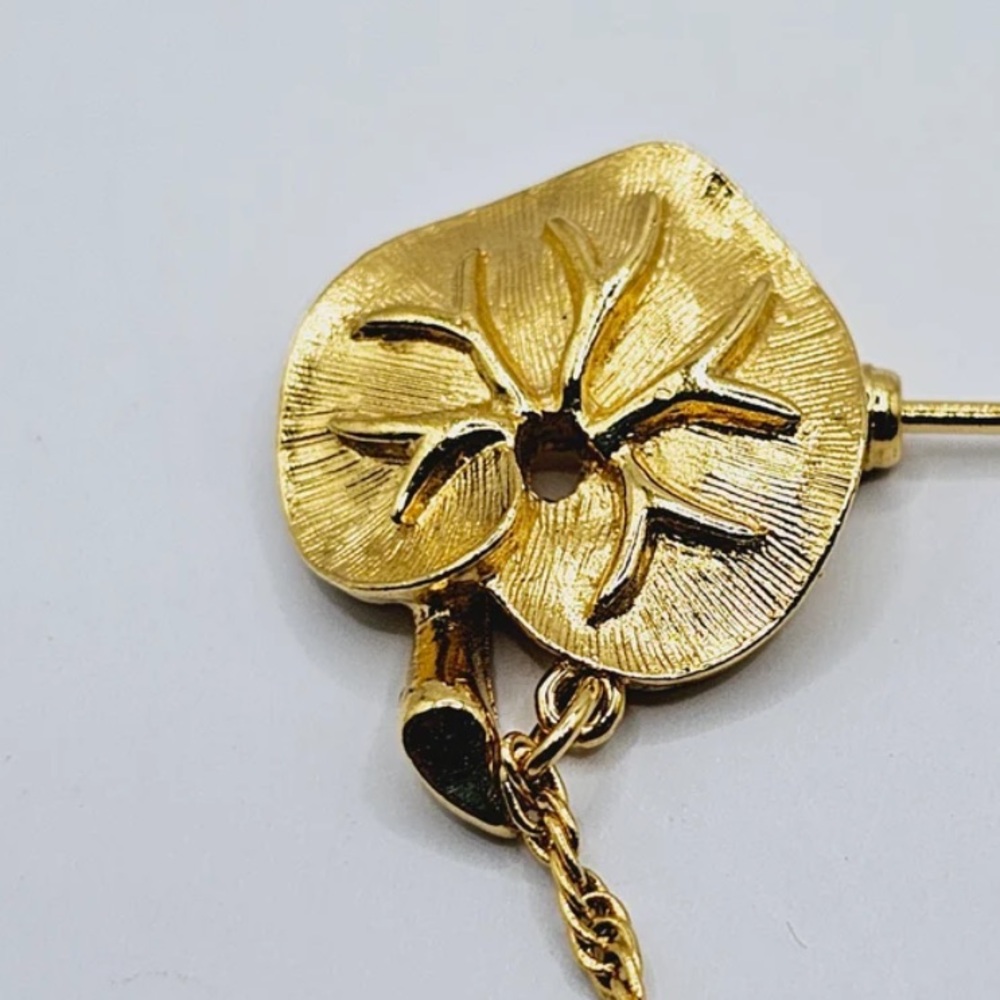 Vintage Trifari Gold Plated Frog and Lily Pad Stick Brooch - Picture 10 of 10